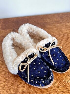 J.CREW MOCCASIN SLIPPERS WITH STARS AND GOLD BOWS